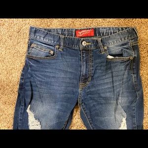 32x30 Arizona brand denim in a darker wash.